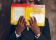Étudiant en droit aspirant à devenir avocat